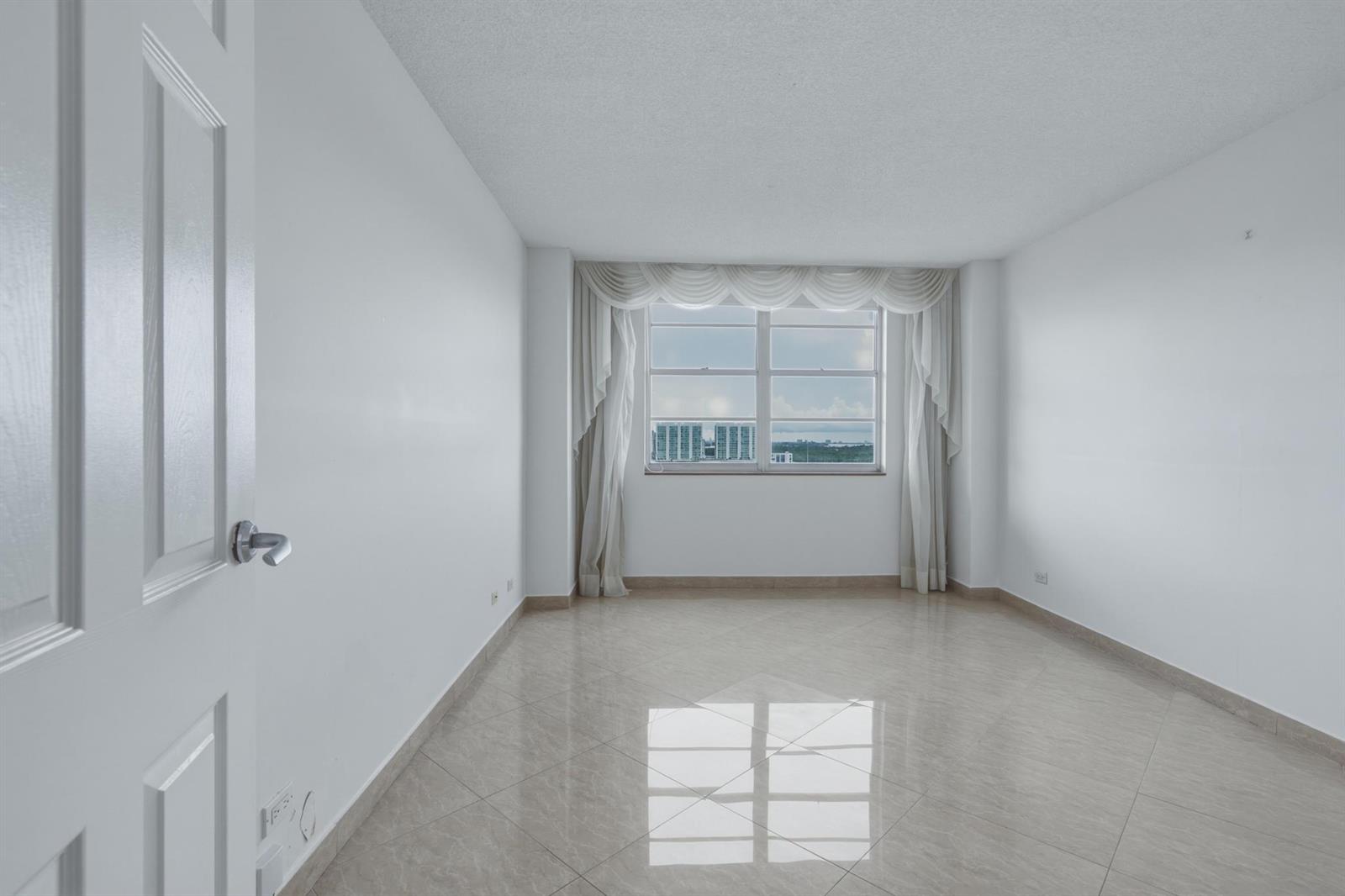 1719 2 / 2 1275 sq. ft. $ 2026-09-13 0 Photo