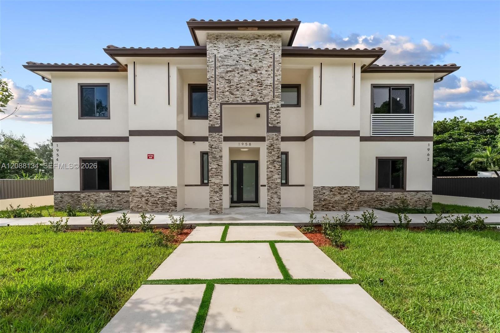 Ver detalles / 4407 sq. ft. $ 2026-09-12 0 foto