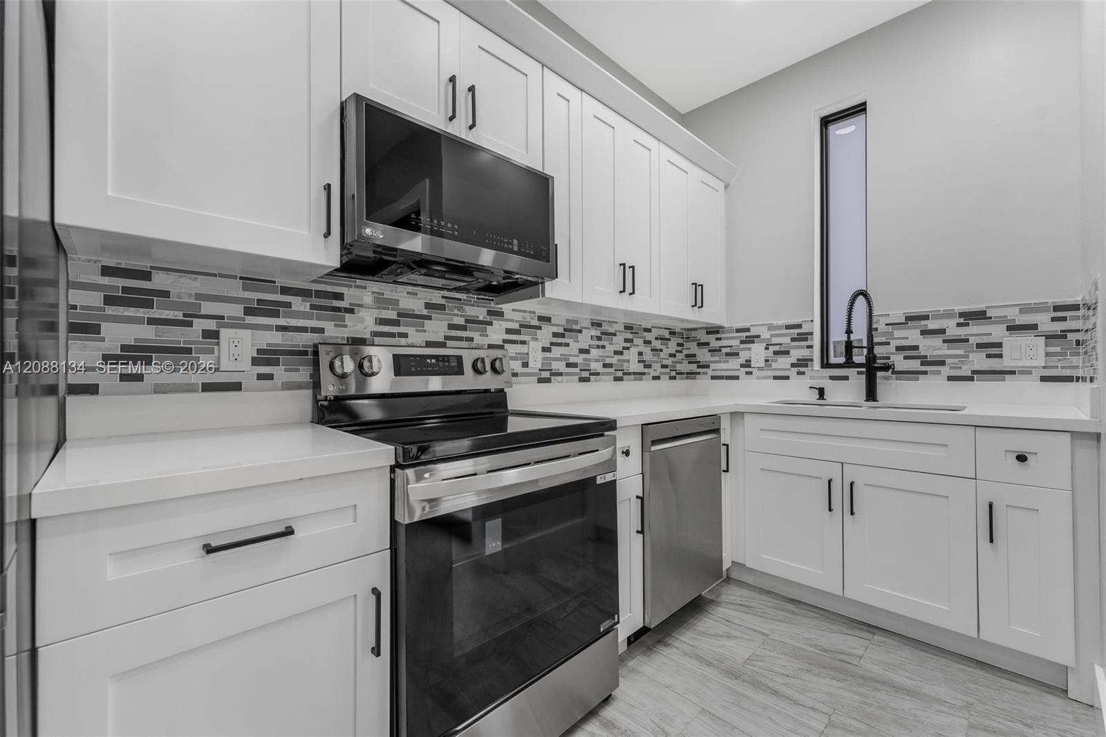 Ver detalles / 4407 sq. ft. $ 2026-09-12 0 foto