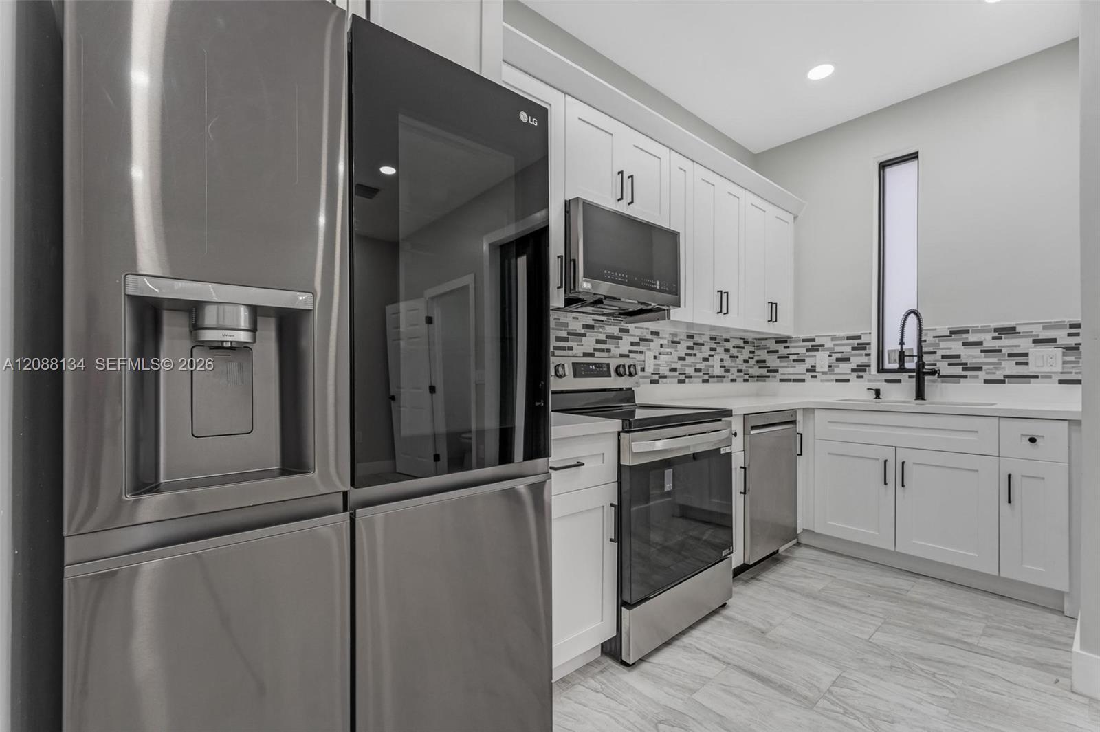 Ver detalles / 4407 sq. ft. $ 2026-09-12 0 foto