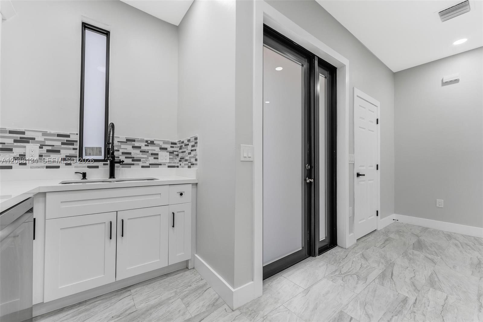Ver detalles / 4407 sq. ft. $ 2026-09-12 0 foto