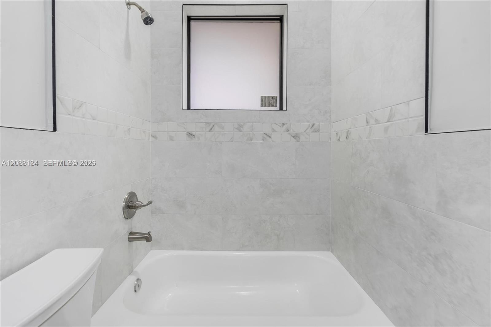 Ver detalles / 4407 sq. ft. $ 2026-09-12 0 foto