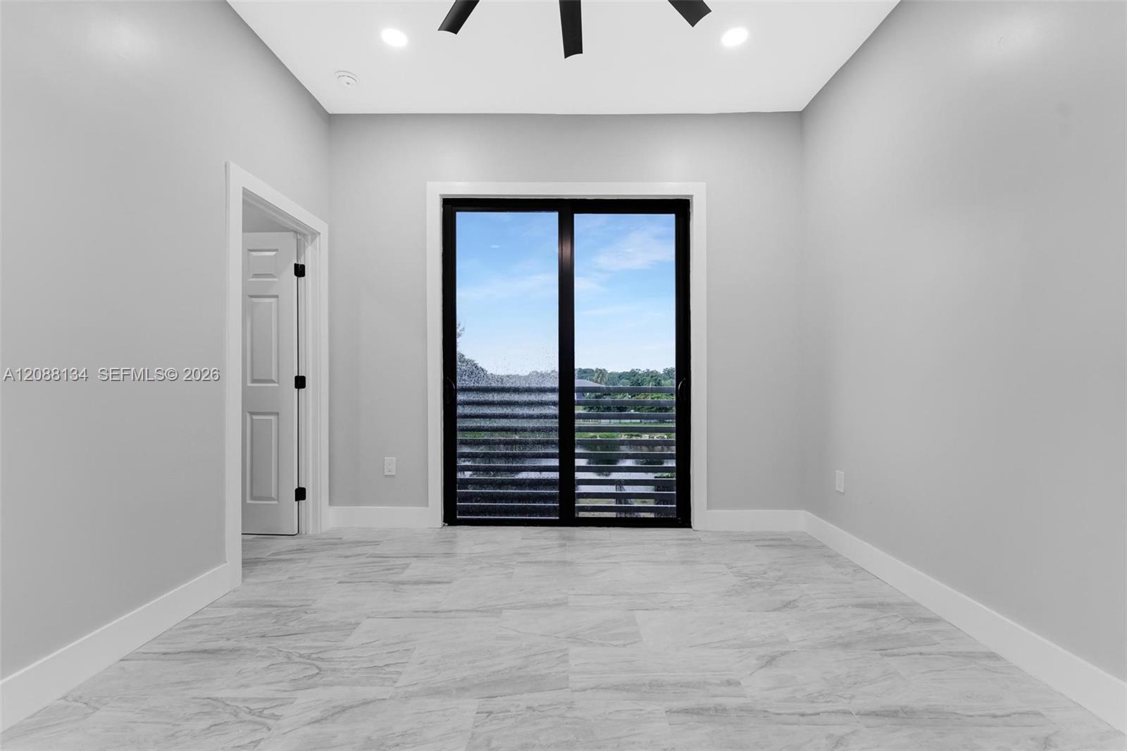 Ver detalles / 4407 sq. ft. $ 2026-09-12 0 foto