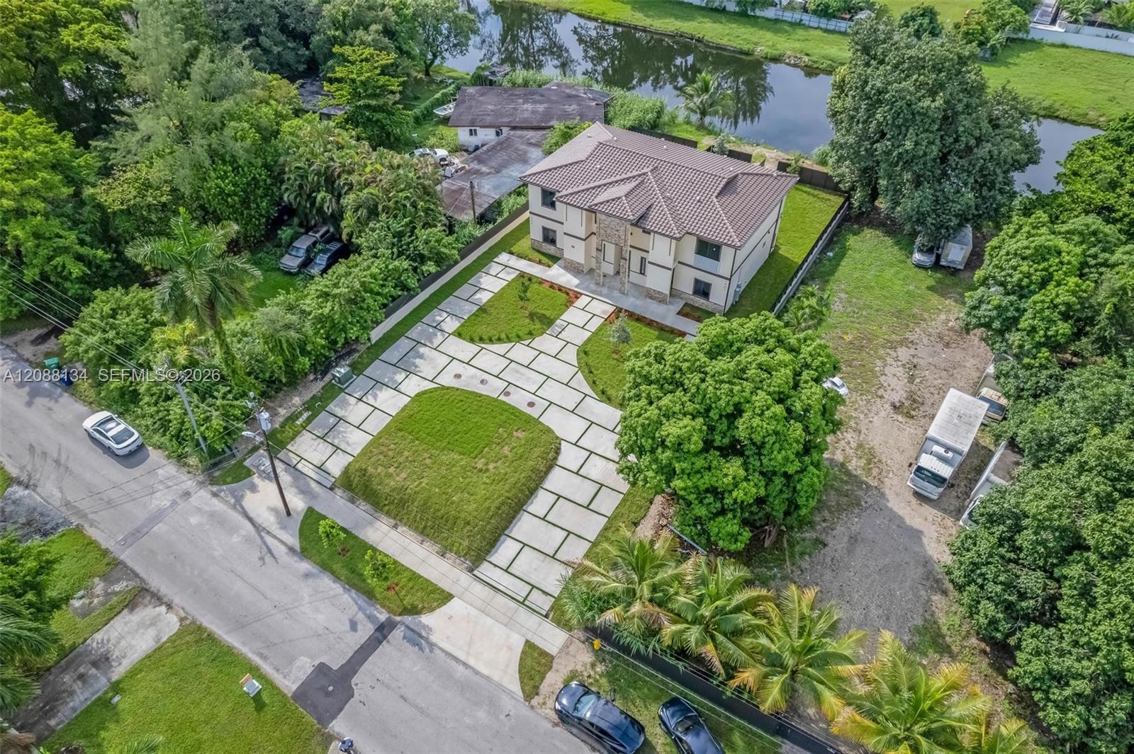 Ver detalles / 4407 sq. ft. $ 2026-09-12 0 foto
