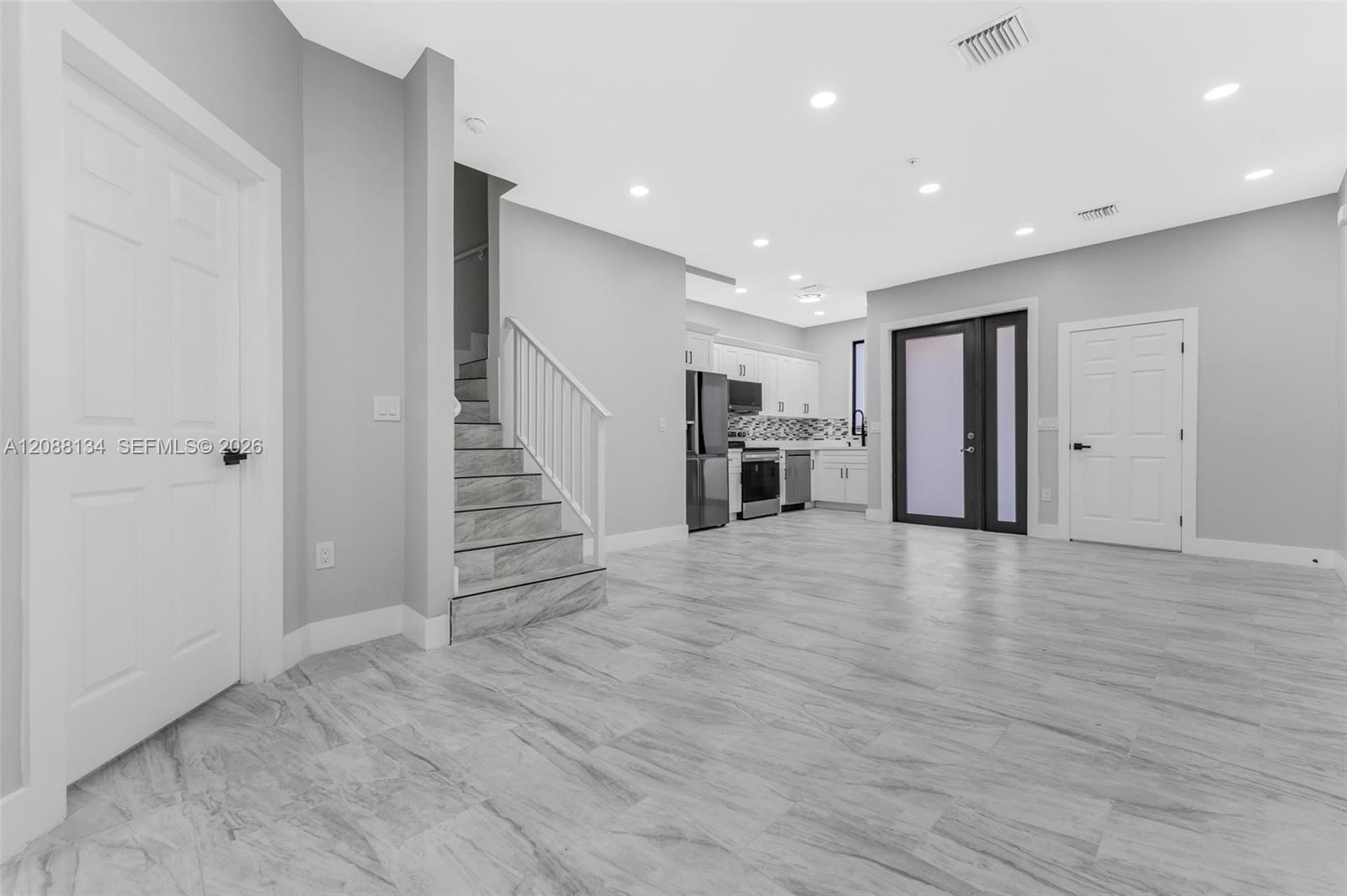 Ver detalles / 4407 sq. ft. $ 2026-09-12 0 foto