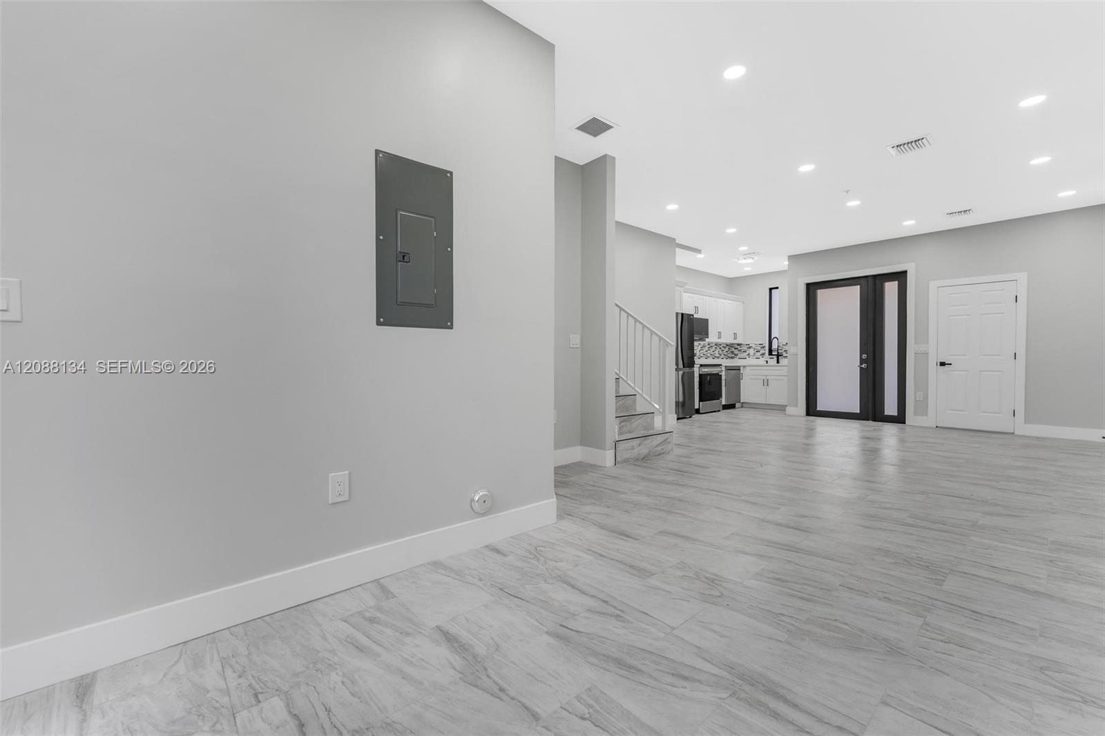 Ver detalles / 4407 sq. ft. $ 2026-09-12 0 foto