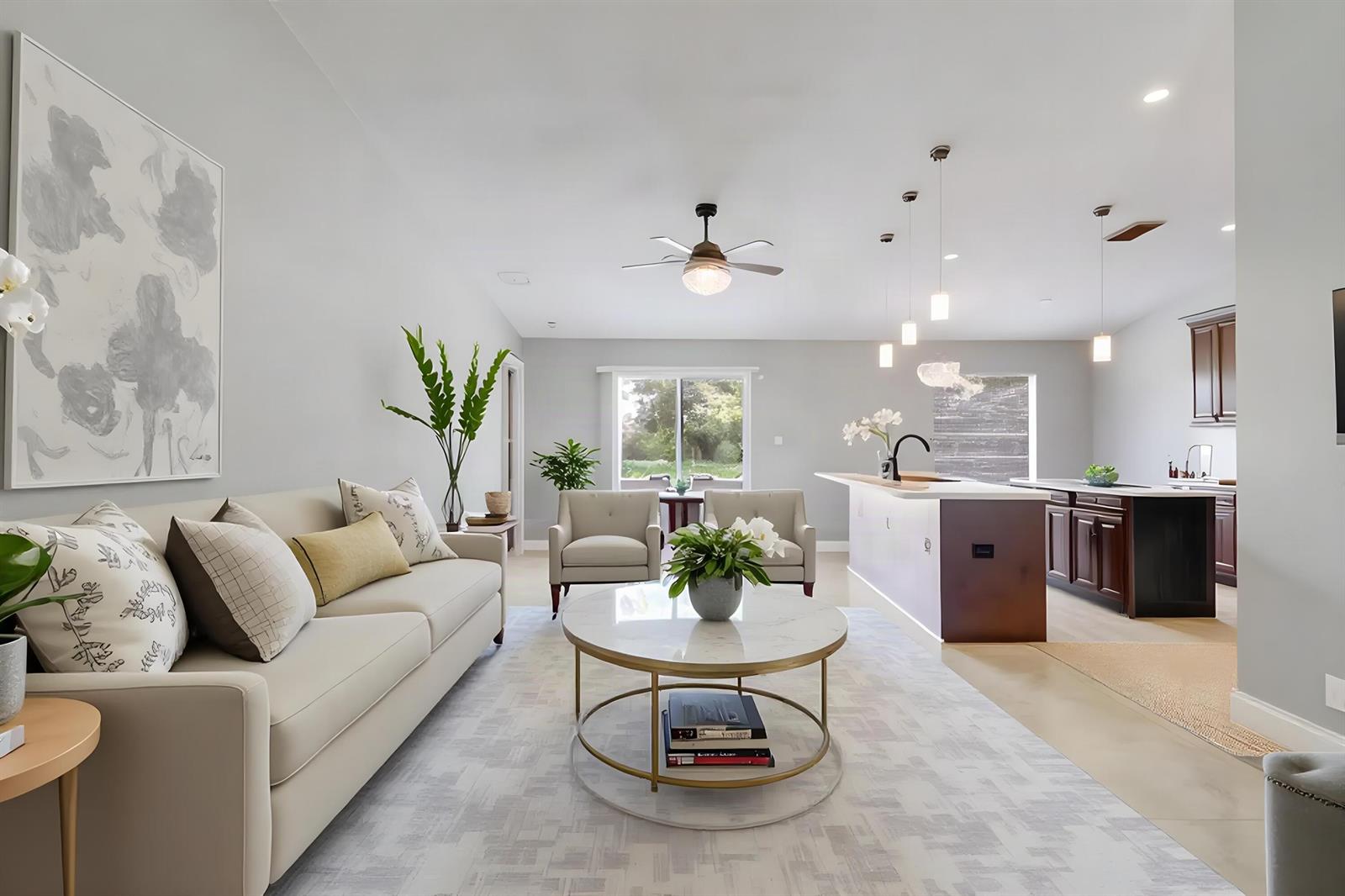 825 4 / 2 2340 sq. ft. $ 2026-09-14 0 foto