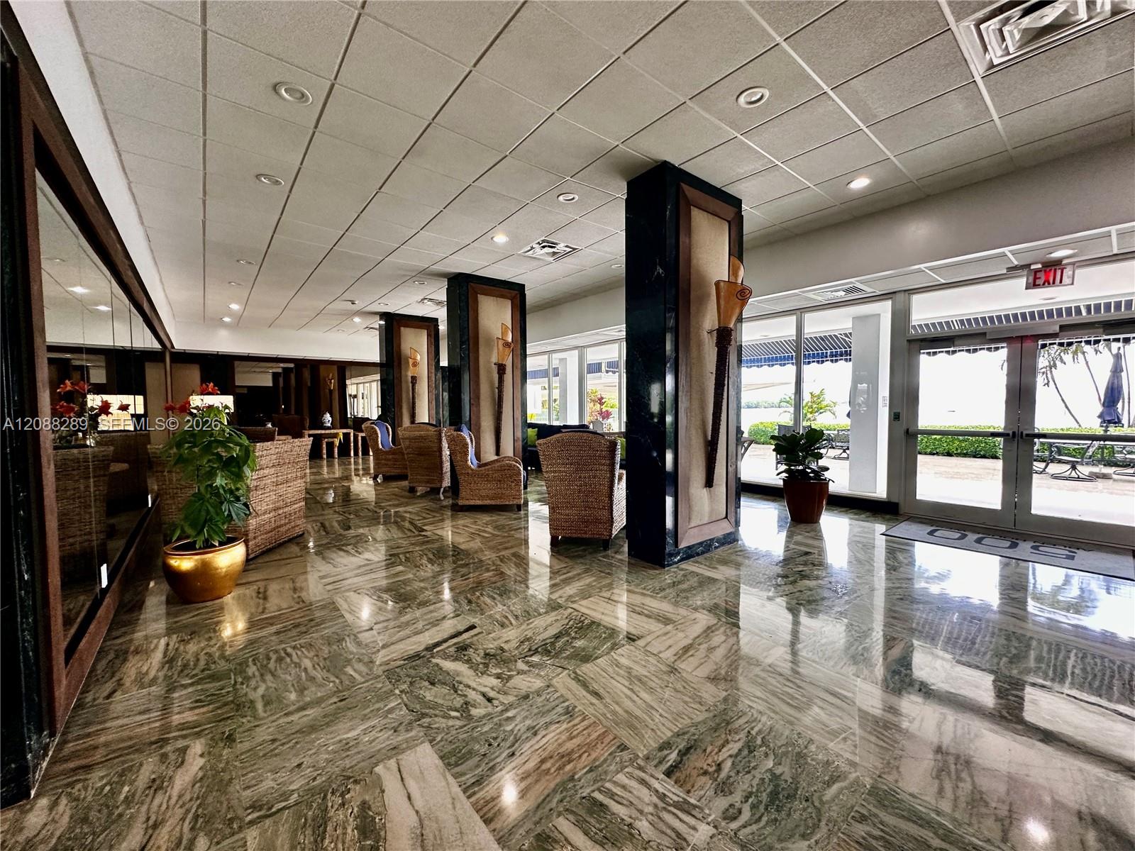 See details 717 1 / 2 762 sq. ft. $ 2026-09-13 0 Photo