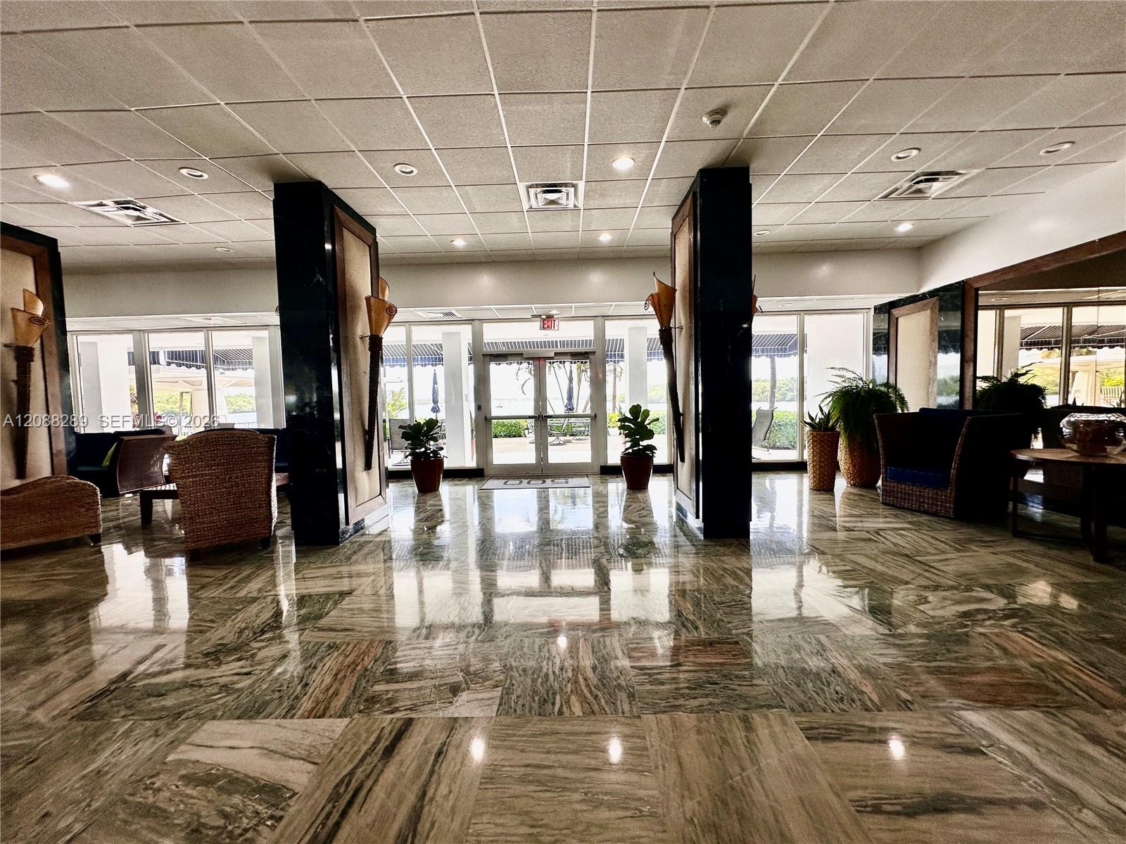 See details 717 1 / 2 762 sq. ft. $ 2026-09-13 0 Photo