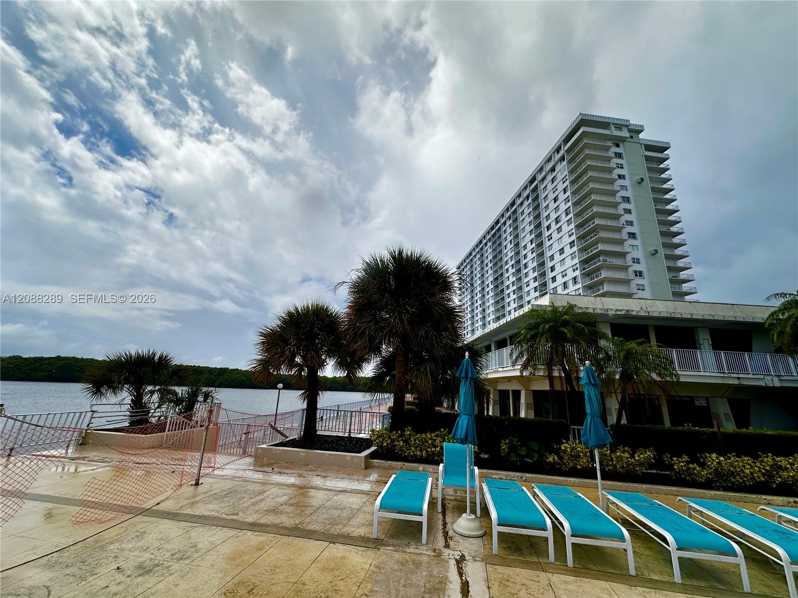 See details 717 1 / 2 762 sq. ft. $ 2026-09-13 0 Photo
