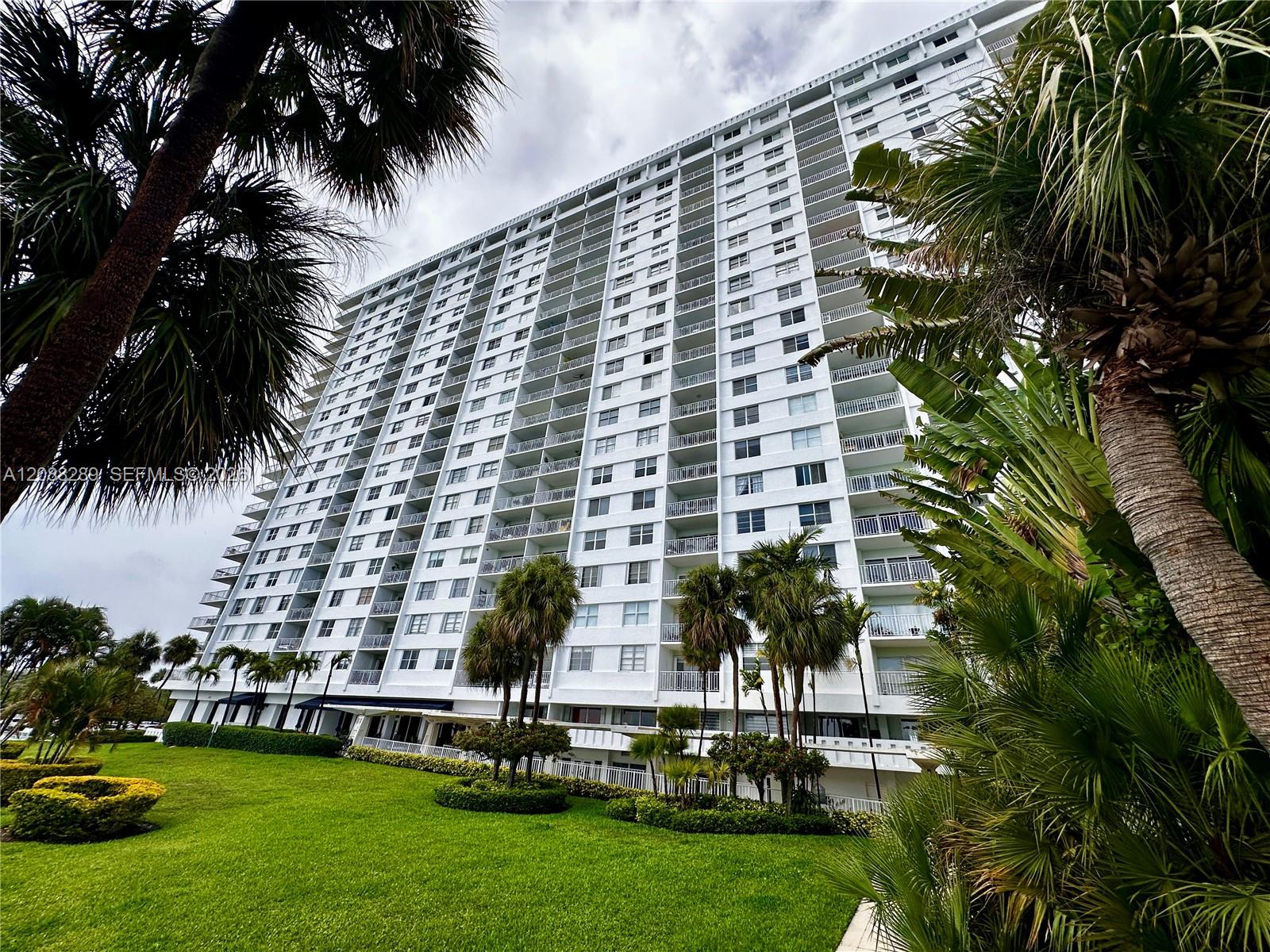See details 717 1 / 2 762 sq. ft. $ 2026-09-13 0 Photo