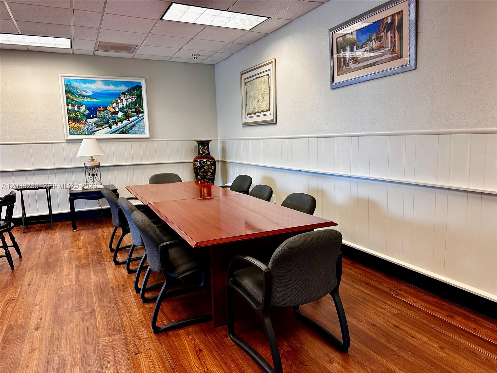 See details 717 1 / 2 762 sq. ft. $ 2026-09-13 0 Photo