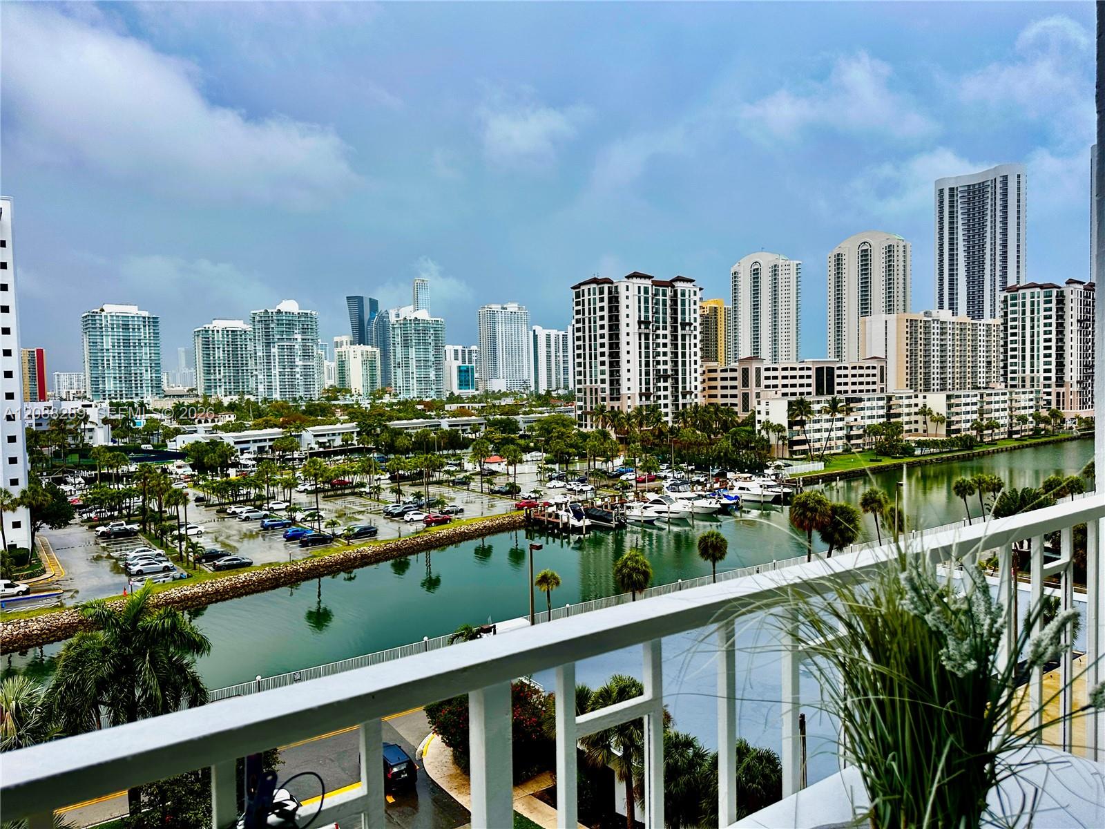 See details 717 1 / 2 762 sq. ft. $ 2026-09-13 0 Photo