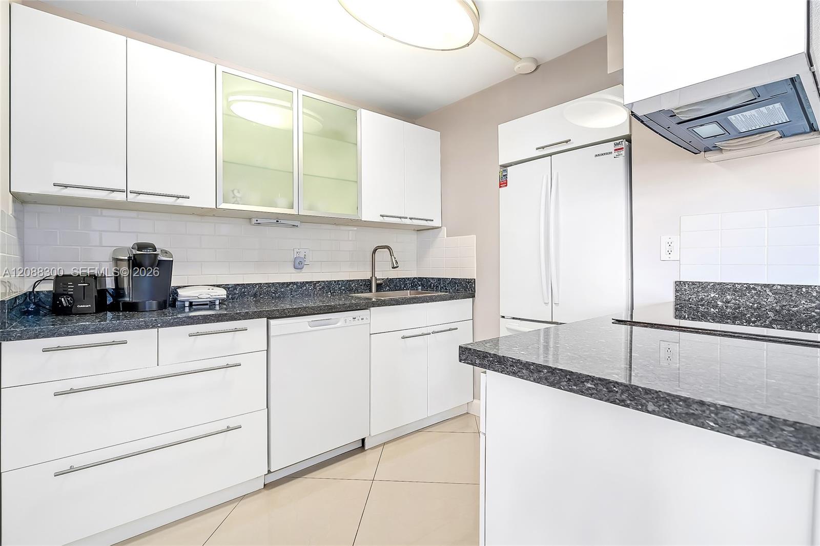 See details 801 2 / 2 975 sq. ft. $ 2026-09-13 0 Photo