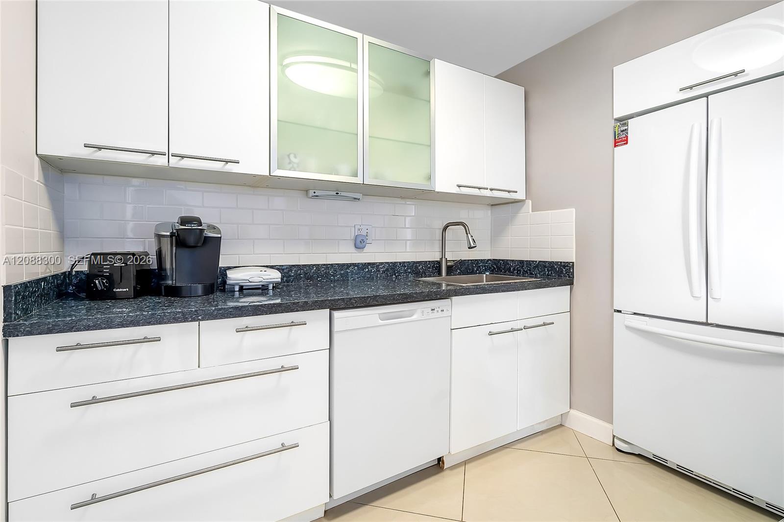 See details 801 2 / 2 975 sq. ft. $ 2026-09-13 0 Photo
