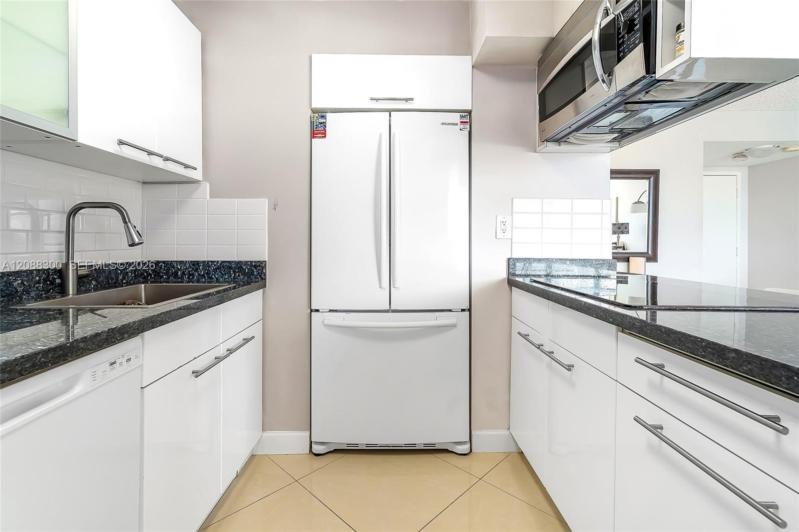 See details 801 2 / 2 975 sq. ft. $ 2026-09-13 0 Photo