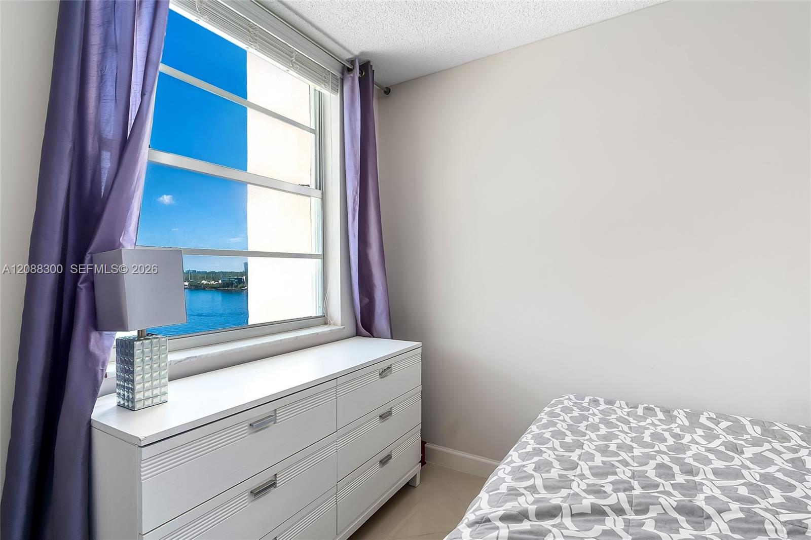 See details 801 2 / 2 975 sq. ft. $ 2026-09-13 0 Photo
