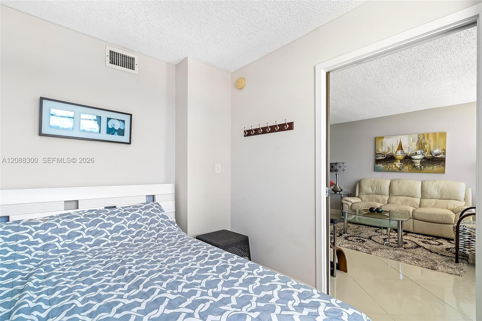 See details 801 2 / 2 975 sq. ft. $ 2026-09-13 0 Photo