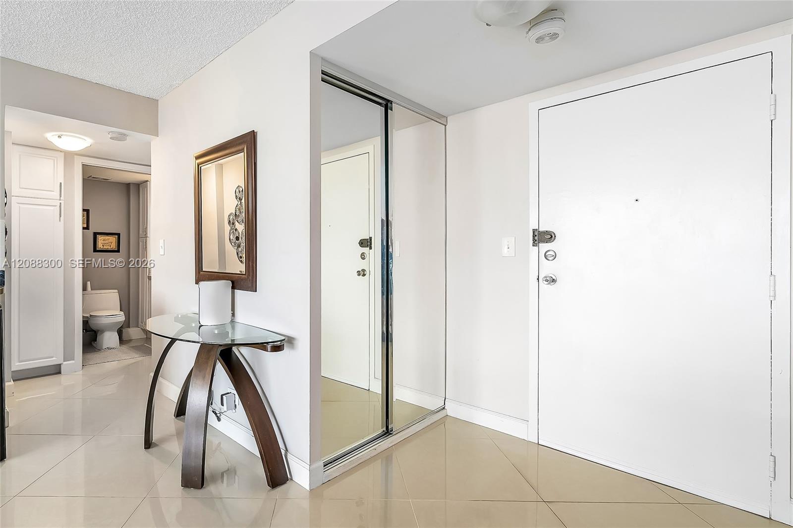 See details 801 2 / 2 975 sq. ft. $ 2026-09-13 0 Photo