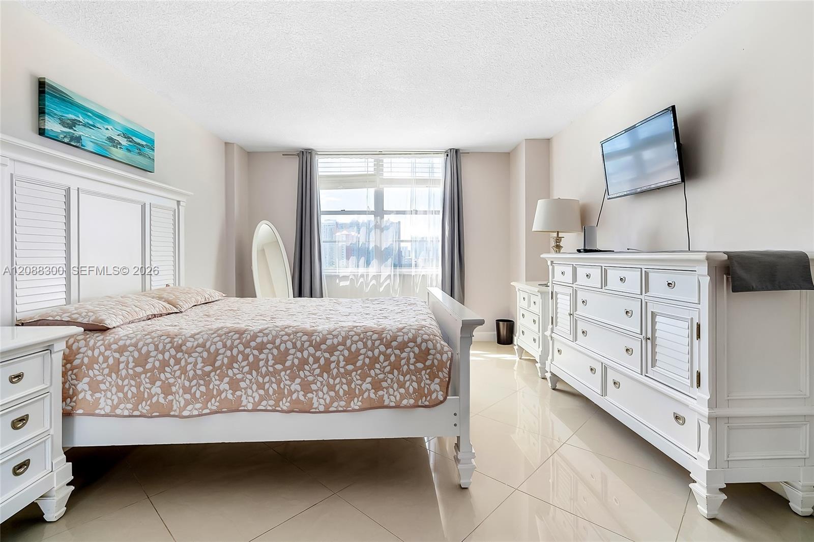 See details 801 2 / 2 975 sq. ft. $ 2026-09-13 0 Photo