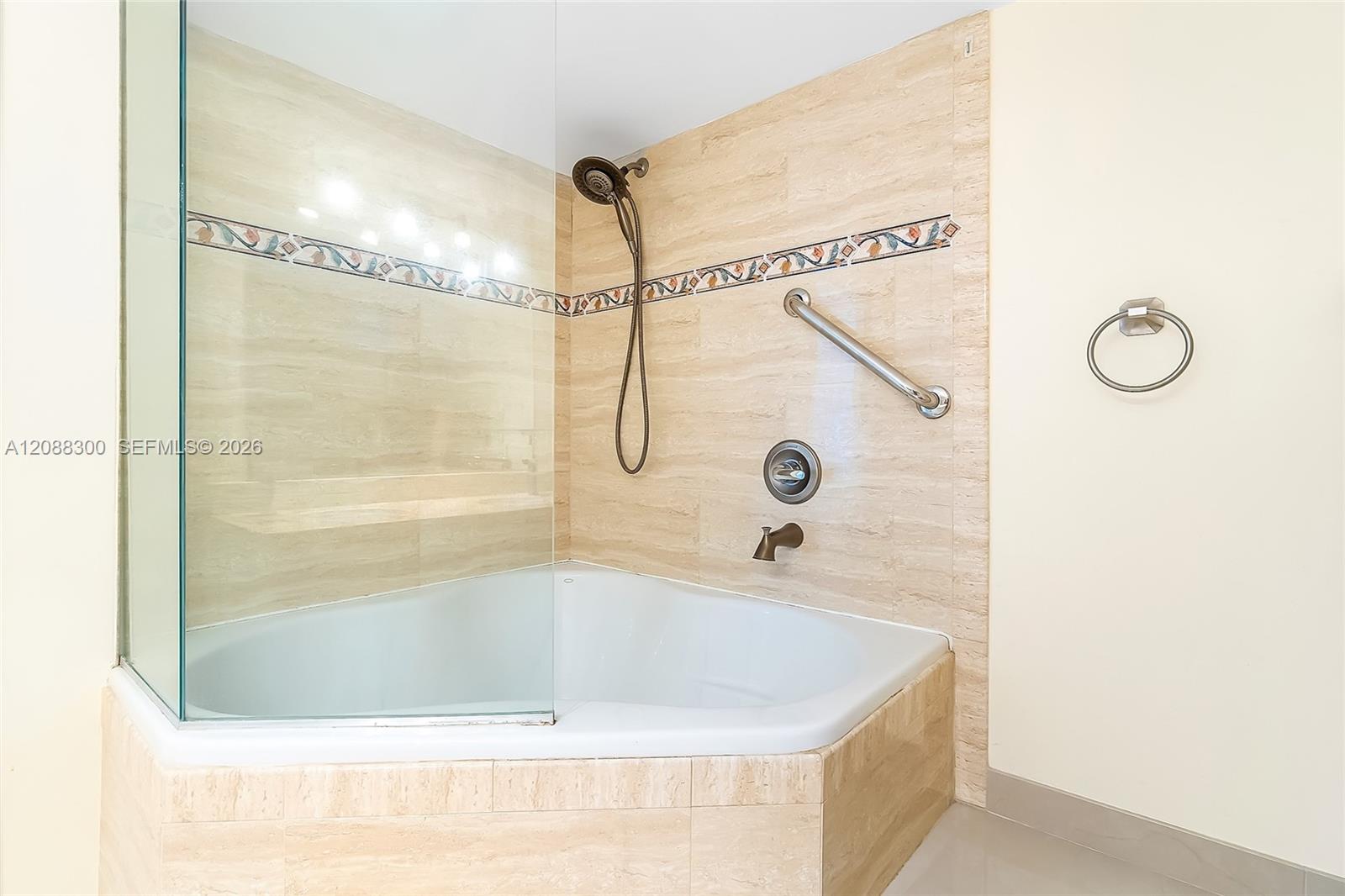See details 801 2 / 2 975 sq. ft. $ 2026-09-13 0 Photo