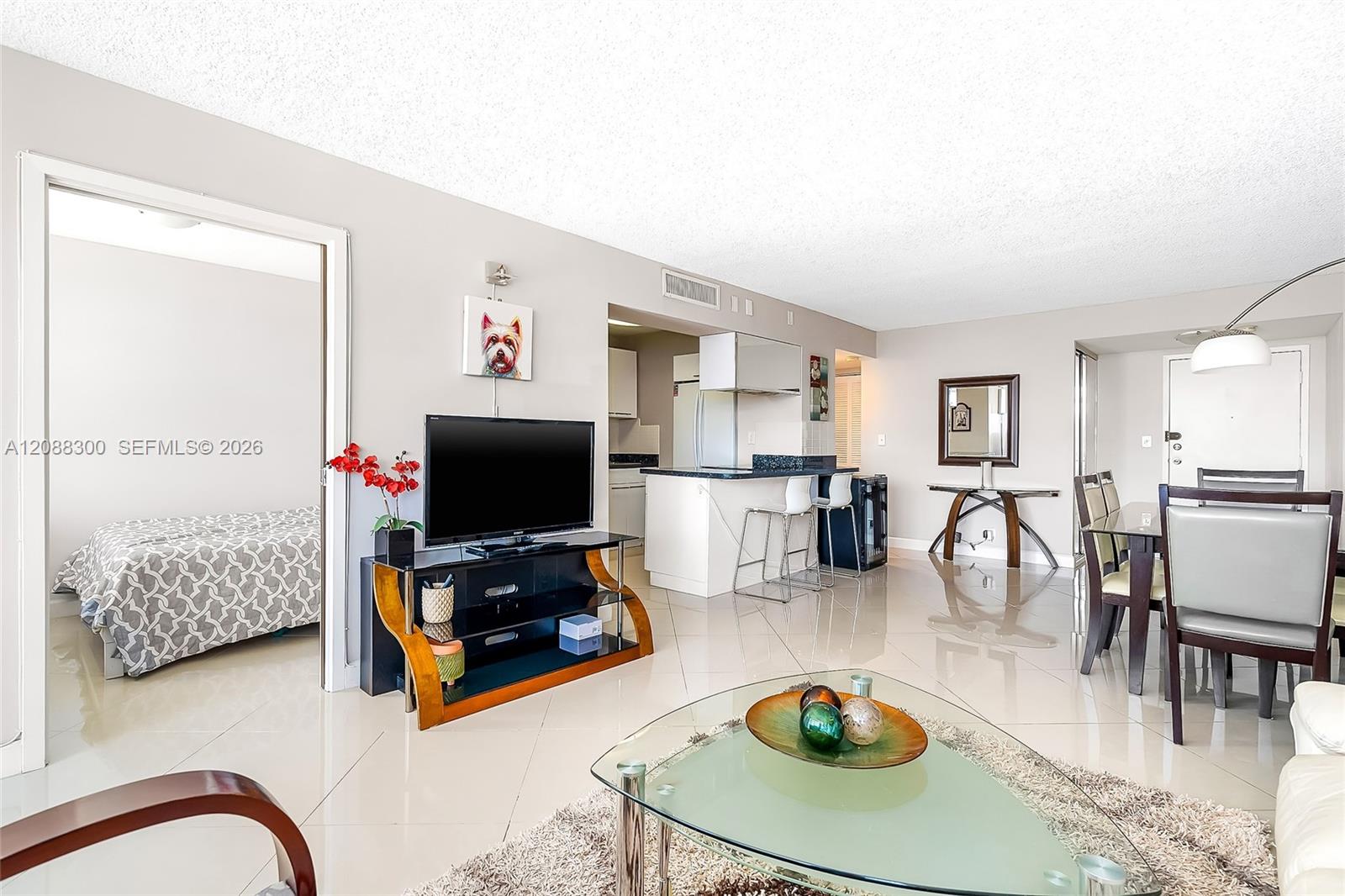 See details 801 2 / 2 975 sq. ft. $ 2026-09-13 0 Photo
