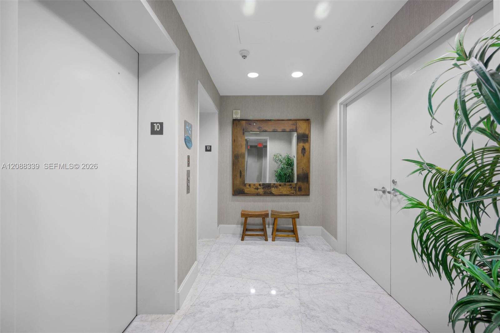 1006 3 / 4 2137 sq. ft. $ 2026-09-13 0 foto