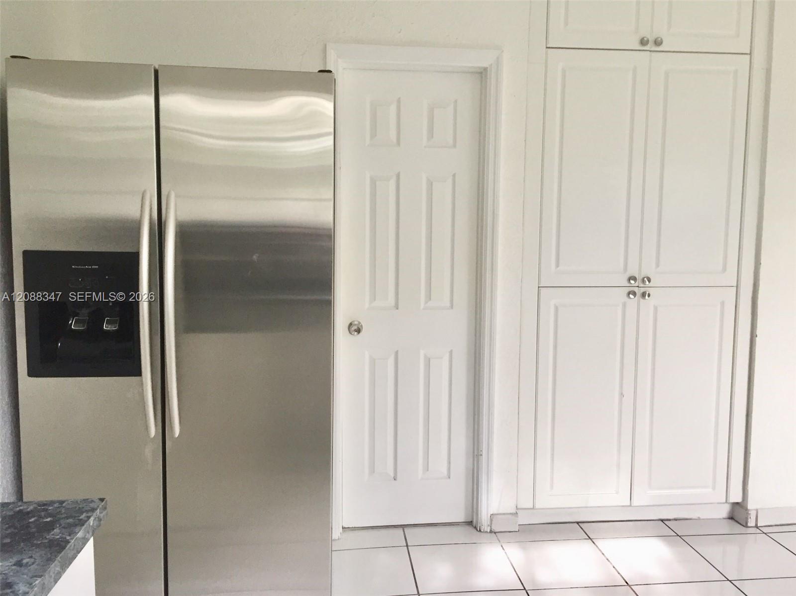   /  3994 sq. ft. $ 2026-09-13 0 foto
