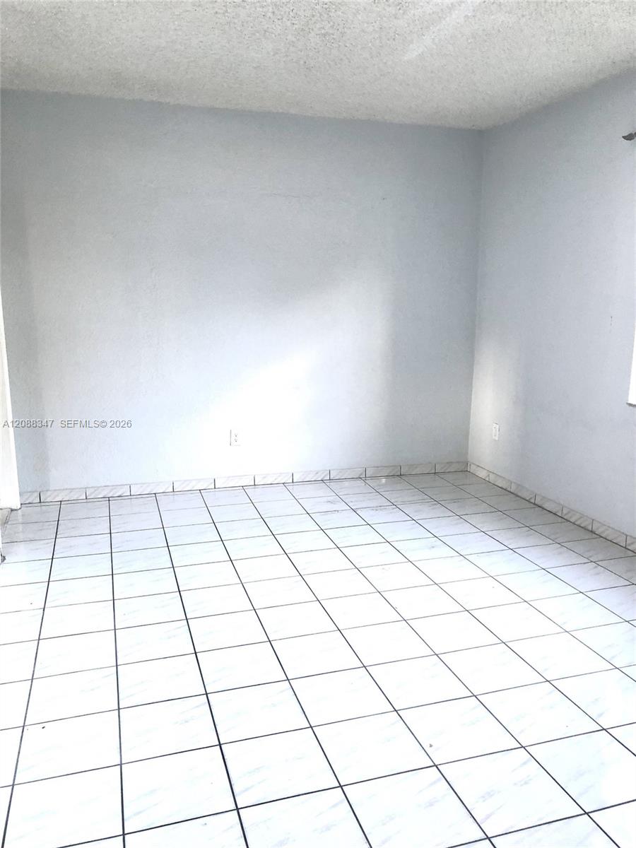   /  3994 sq. ft. $ 2026-09-13 0 foto