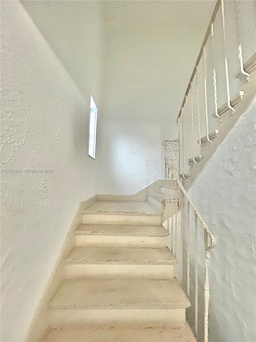   /  3994 sq. ft. $ 2026-09-13 0 foto