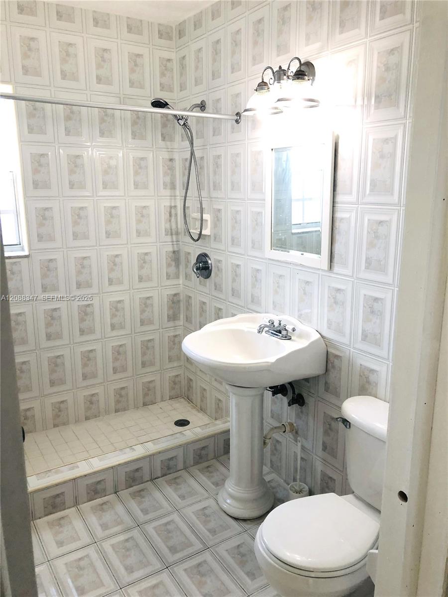   /  3994 sq. ft. $ 2026-09-13 0 foto