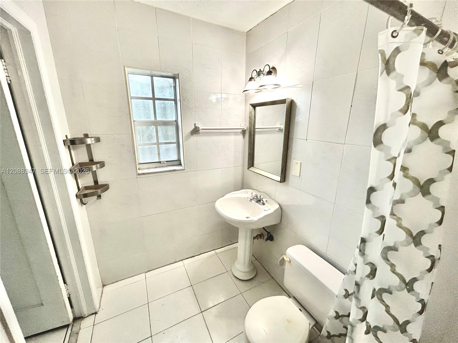   /  3994 sq. ft. $ 2026-09-13 0 foto