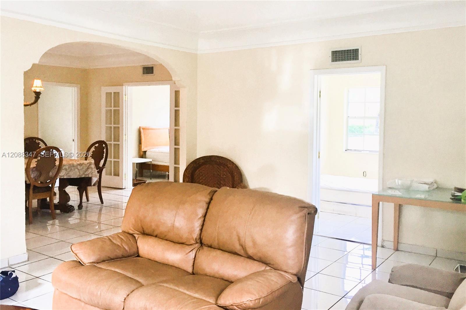   /  3994 sq. ft. $ 2026-09-13 0 foto