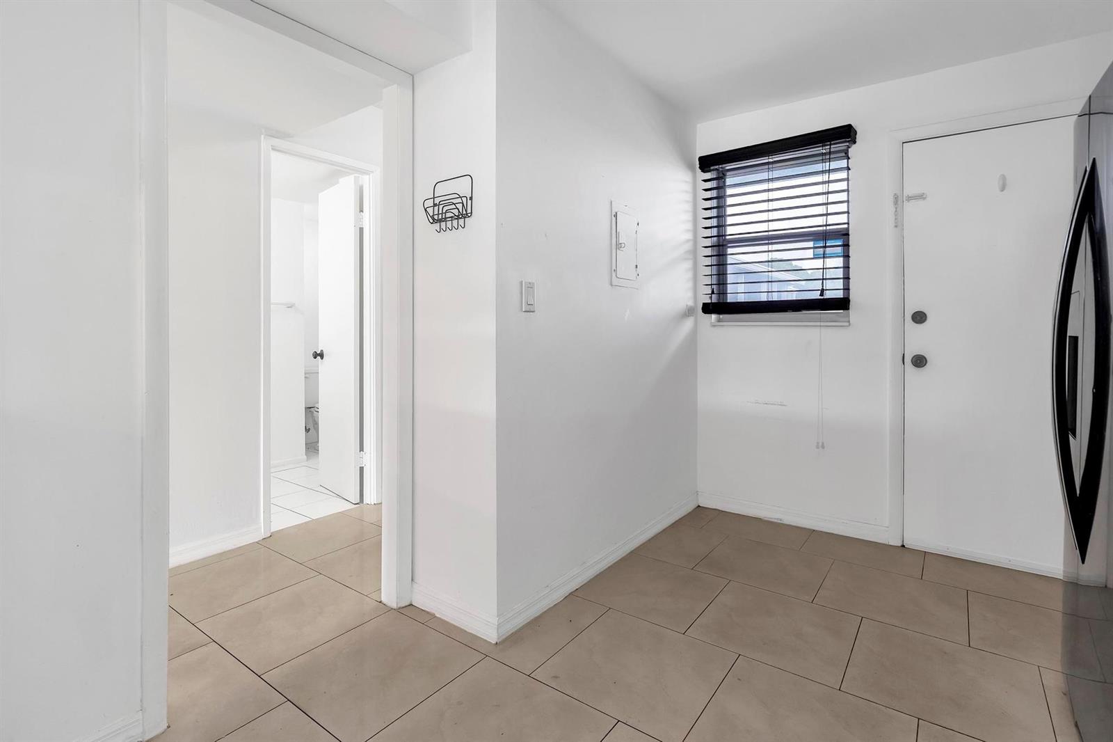 Ver detalles 405-1 1 / 1036 sq. ft. $ 2026-09-20 0 foto