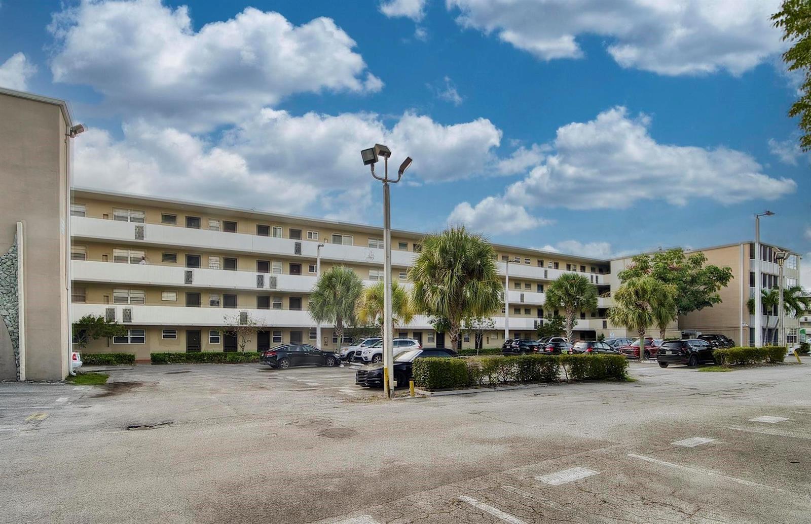 Ver detalles 405-1 1 / 1036 sq. ft. $ 2026-09-20 0 foto