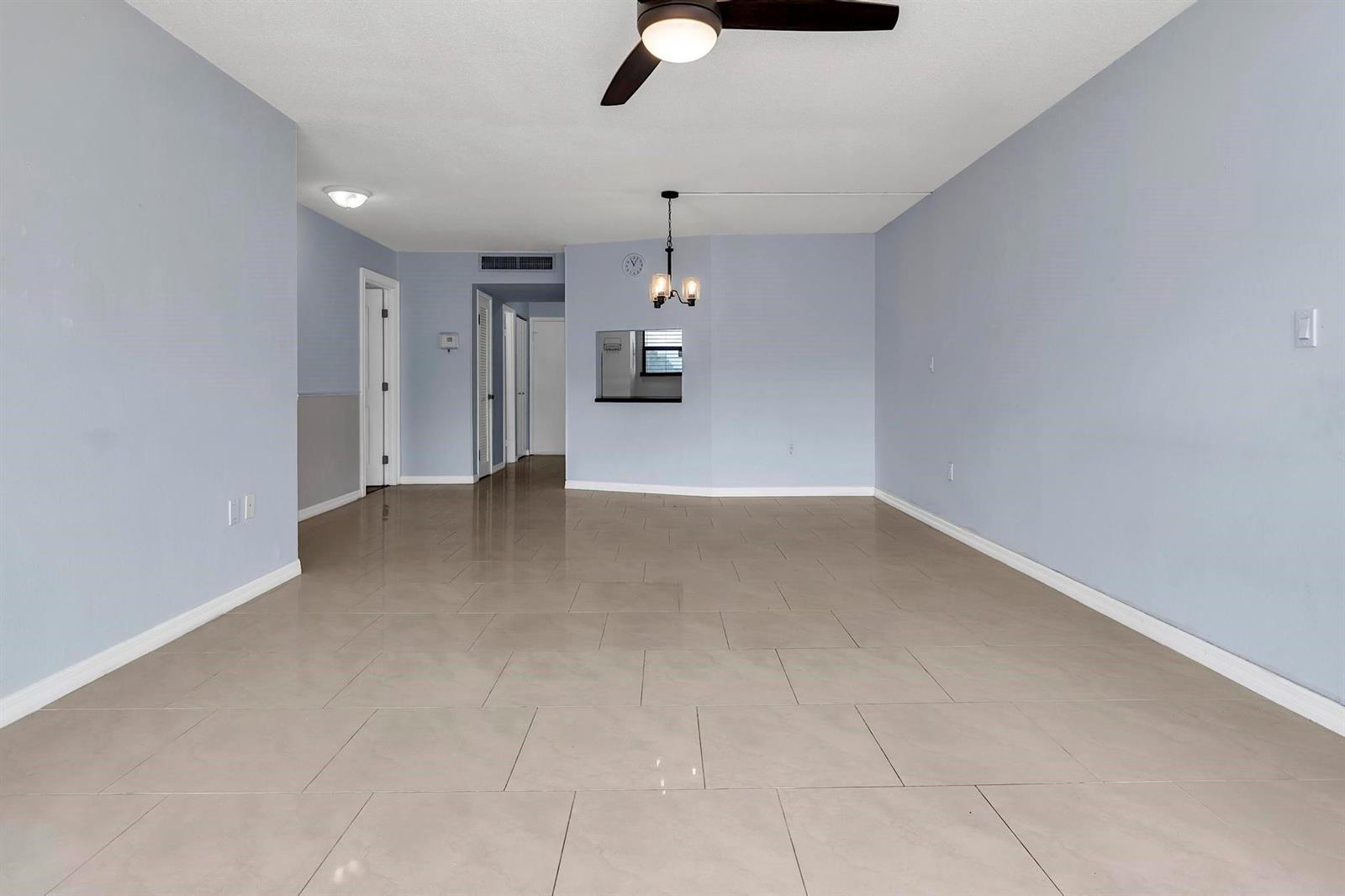 Ver detalles 405-1 1 / 1036 sq. ft. $ 2026-09-20 0 foto