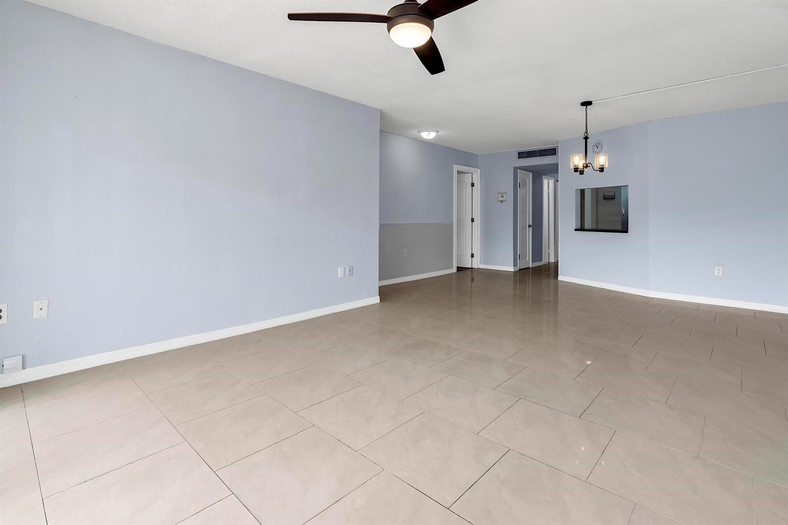 Ver detalles 405-1 1 / 1036 sq. ft. $ 2026-09-20 0 foto