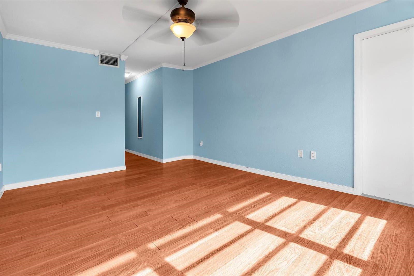 Ver detalles 405-1 1 / 1036 sq. ft. $ 2026-09-20 0 foto