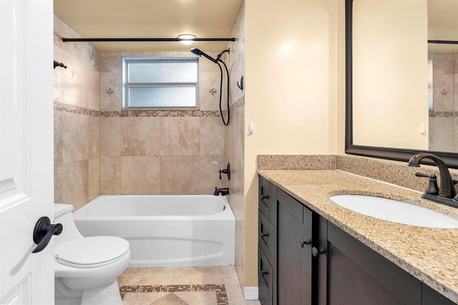 Ver detalles 405-1 1 / 1036 sq. ft. $ 2026-09-20 0 foto
