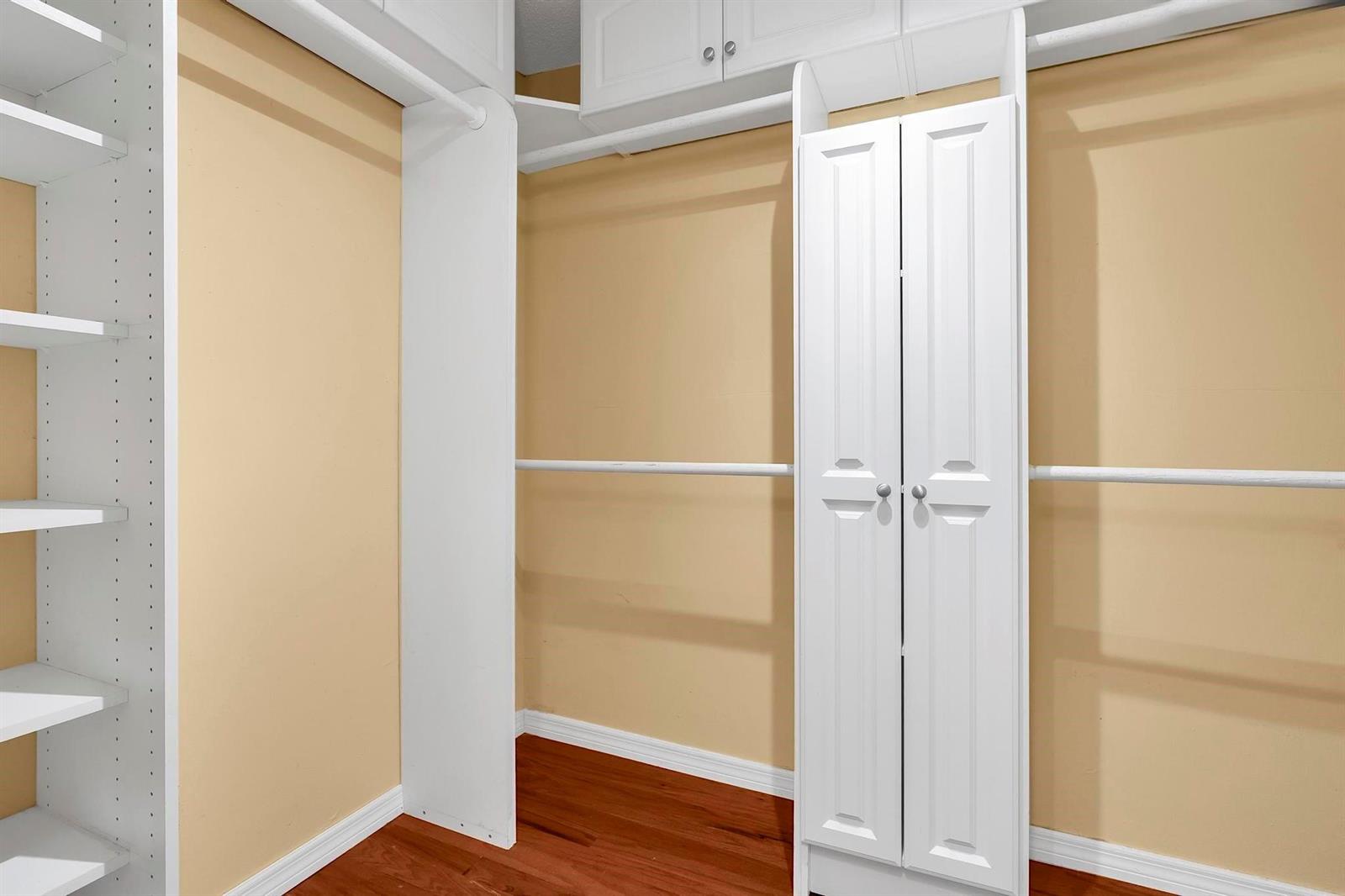 Ver detalles 405-1 1 / 1036 sq. ft. $ 2026-09-20 0 foto