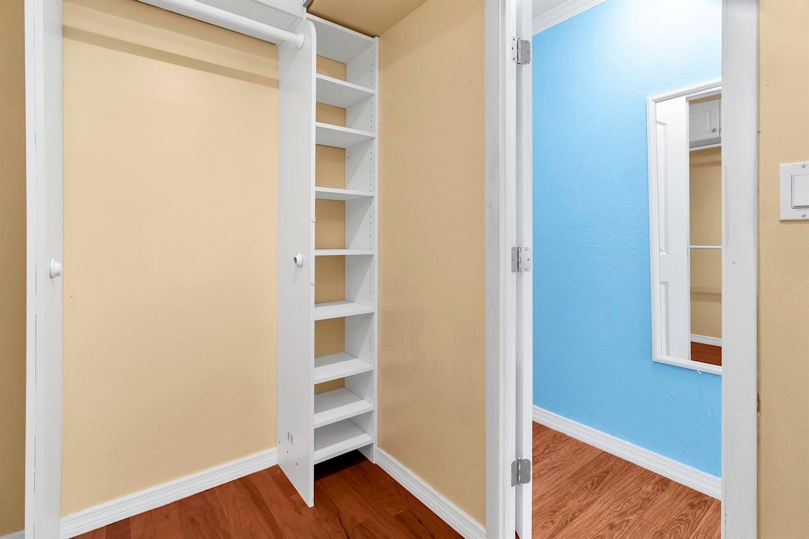 Ver detalles 405-1 1 / 1036 sq. ft. $ 2026-09-20 0 foto