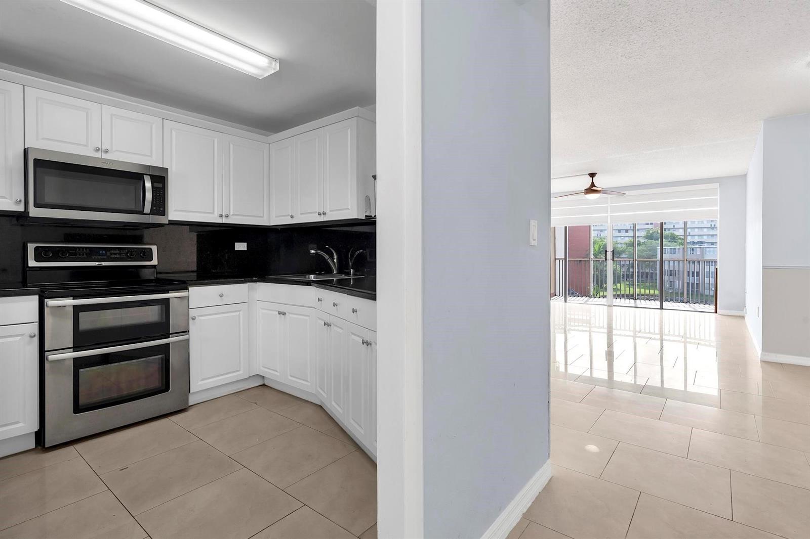Ver detalles 405-1 1 / 1036 sq. ft. $ 2026-09-20 0 foto