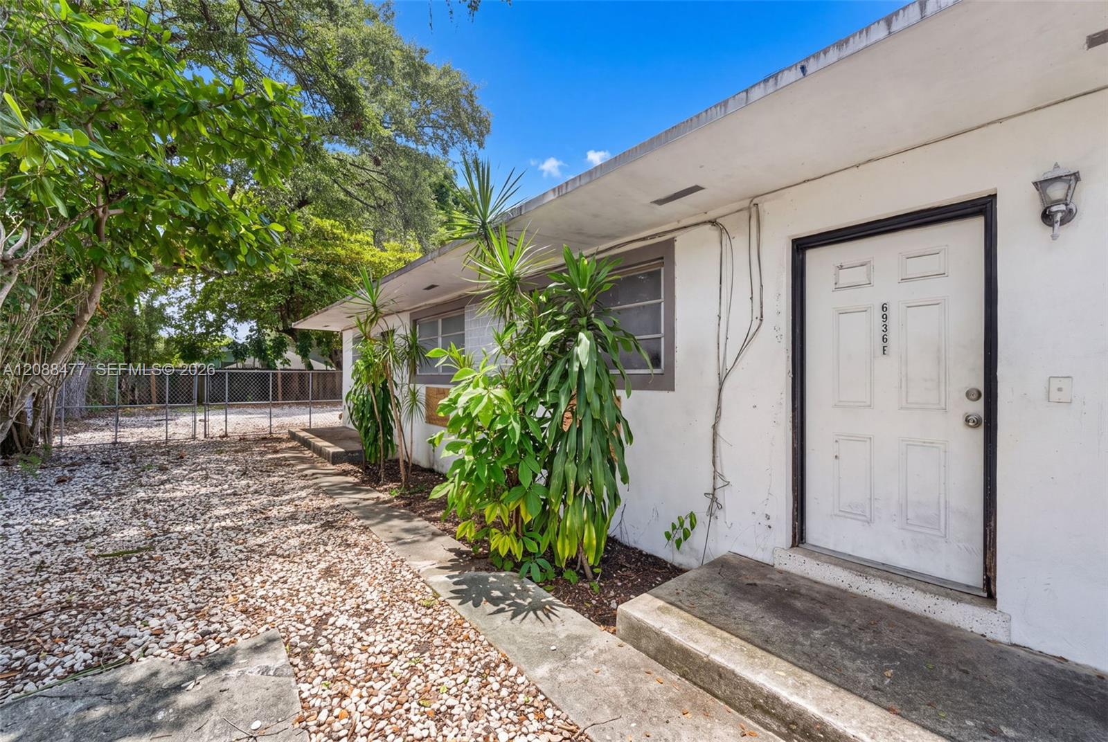   /  1225 sq. ft. $ 2026-09-14 0 foto