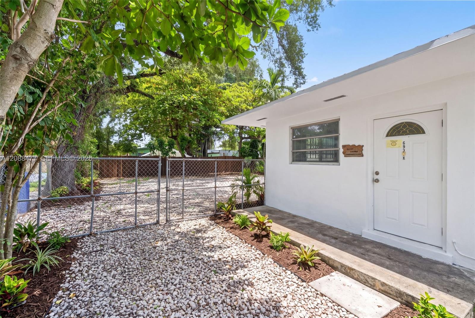   /  1225 sq. ft. $ 2026-09-14 0 foto