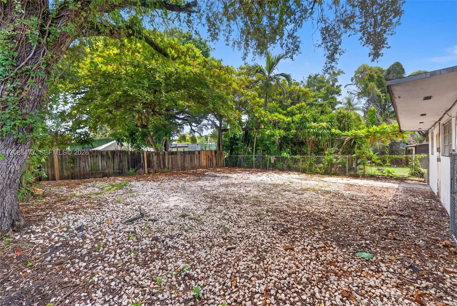   /  1225 sq. ft. $ 2026-09-14 0 foto
