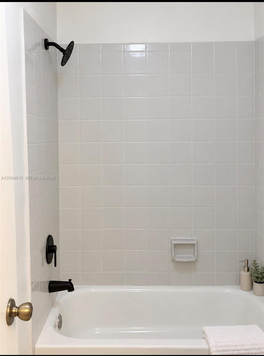7384 3 / 2 1304 sq. ft. $ 2026-09-14 0 foto