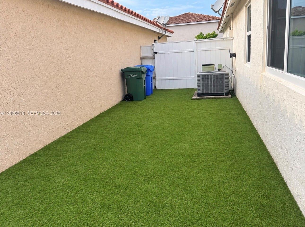 7384 3 / 2 1304 sq. ft. $ 2026-09-14 0 foto