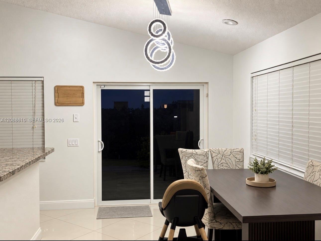 7384 3 / 2 1304 sq. ft. $ 2026-09-14 0 foto