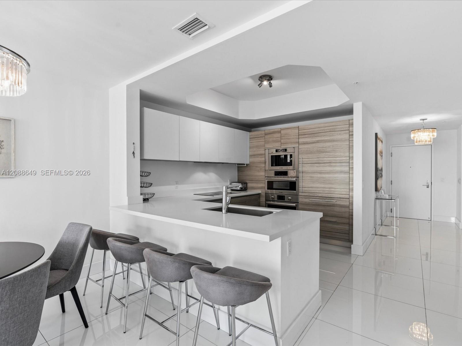 See details 4-2506 2 / 3 1524 sq. ft. $ 2026-09-14 0 Photo