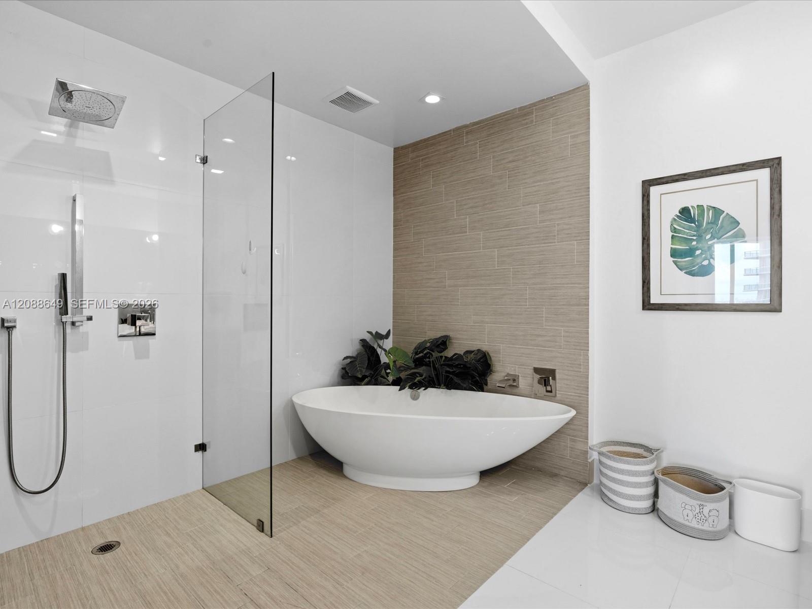 See details 4-2506 2 / 3 1524 sq. ft. $ 2026-09-14 0 Photo